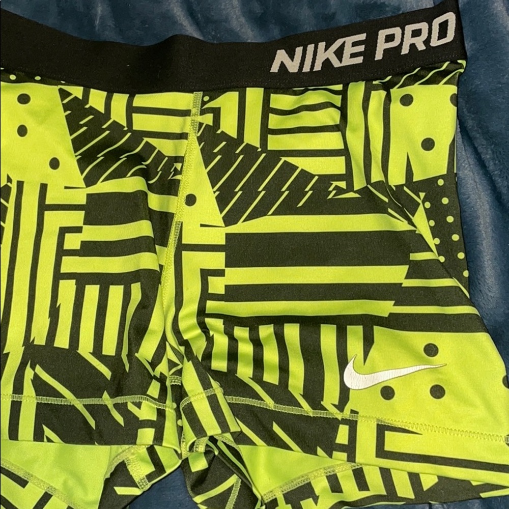 Nike pro!